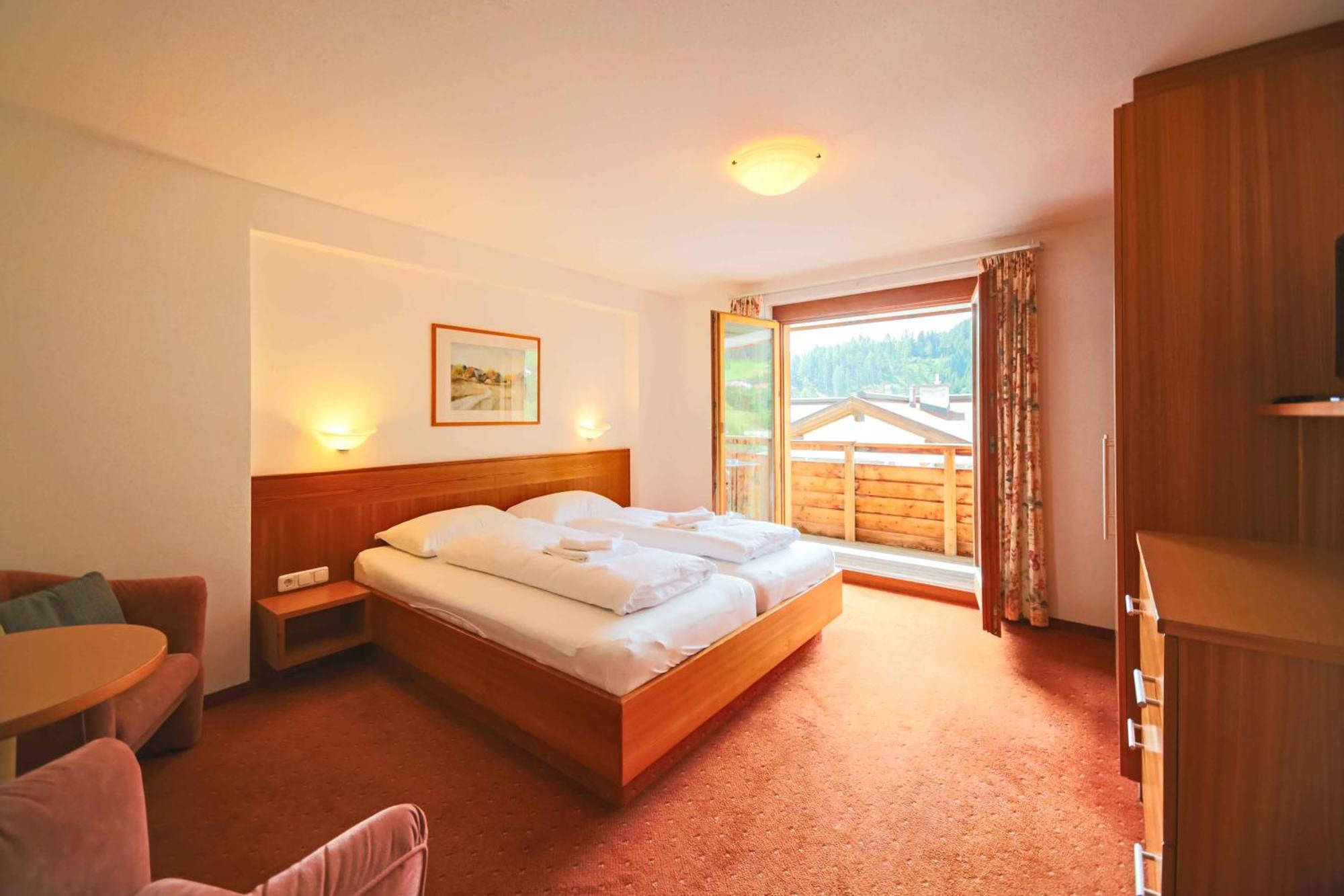 Tirolerhof Hotel Serfaus Bilik gambar